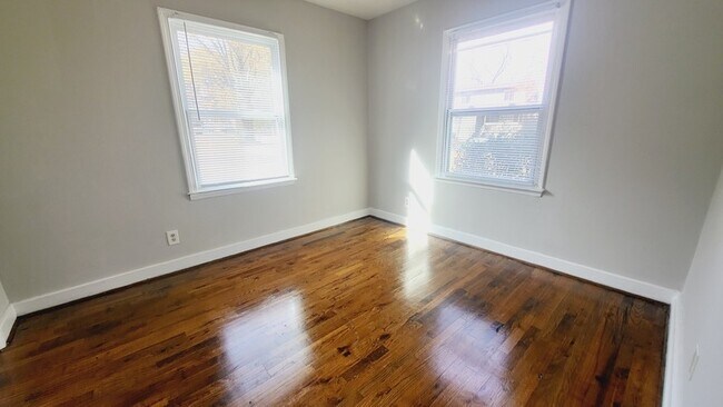Building Photo - 4030 Bearwood Ave