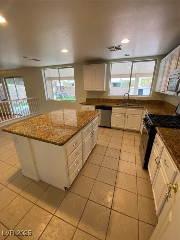 Building Photo - 9570 Newton Grove Ct