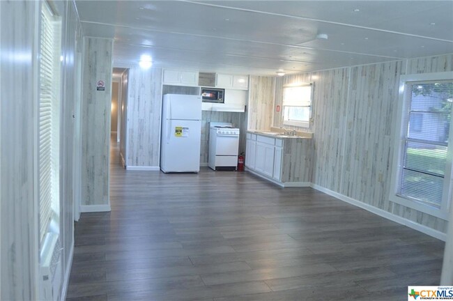 Building Photo - 8966 FM1593