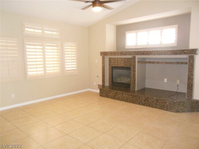Foto del edificio - 1792 Clear River Falls Ln