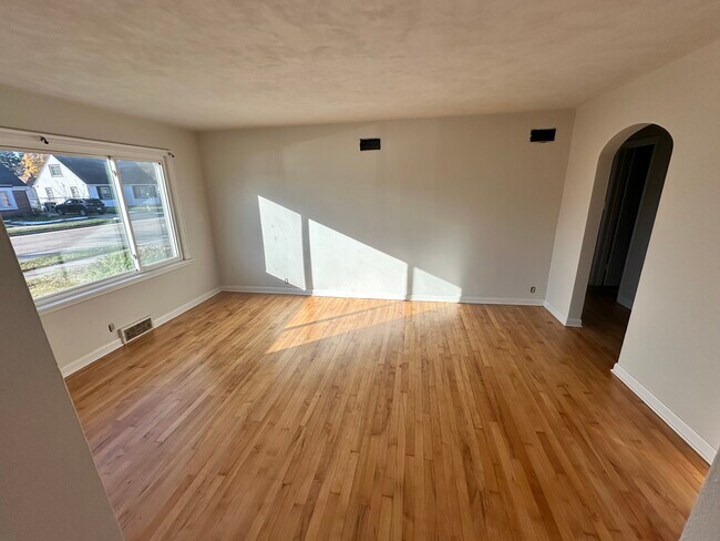 Foto del edificio - 1302 Kingston Ave