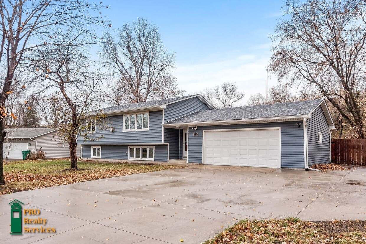 Primary Photo - 4 Bedroom Home in Roseville