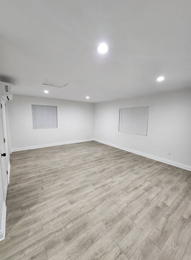 Foto del edificio - 1286 Aurora Dr