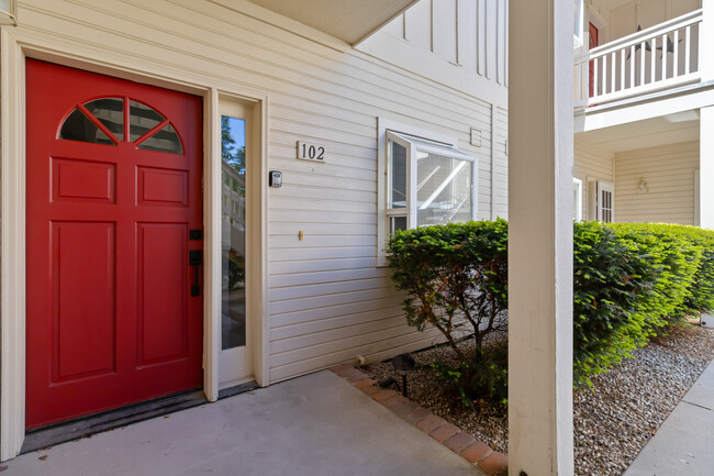 Building Photo - 5146 S Surprise Way
