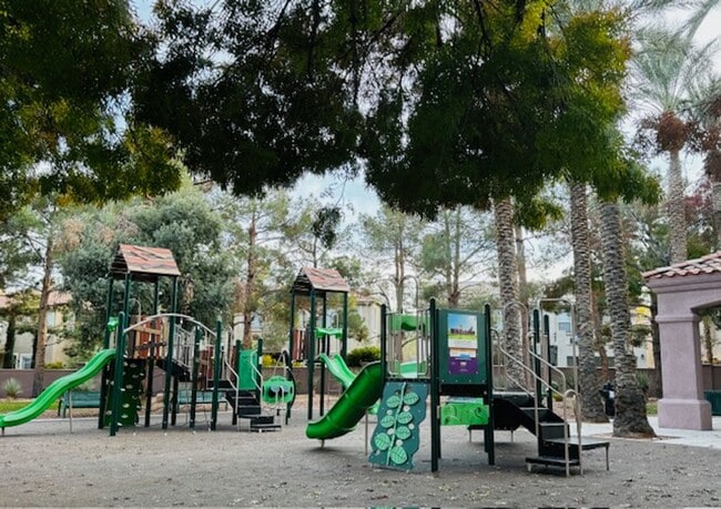 Foto del edificio - Charming  3-bedroom, 2-bathroom