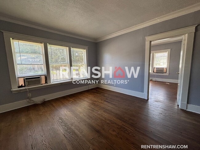 Building Photo - INCENTIVE: $99 Move in Special with Approv...