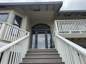 Building Photo - 3556 Mesa Verdes Dr
