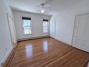 Building Photo - 861 Summit Ave