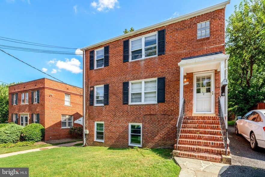 Foto principal - 2620 13th St S
