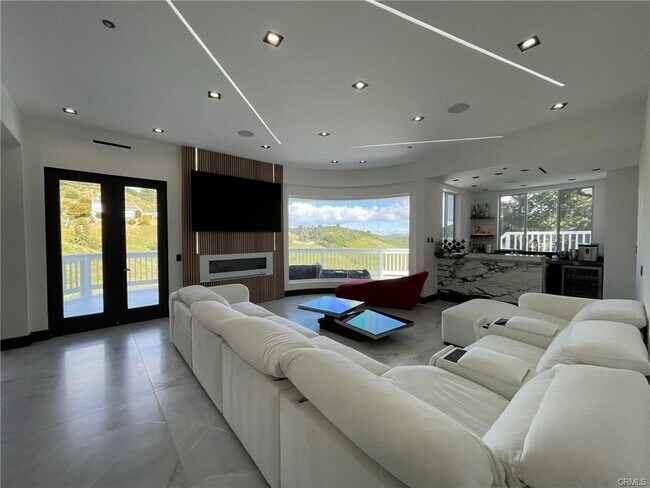 Foto del edificio - 70 Dapplegray Rd
