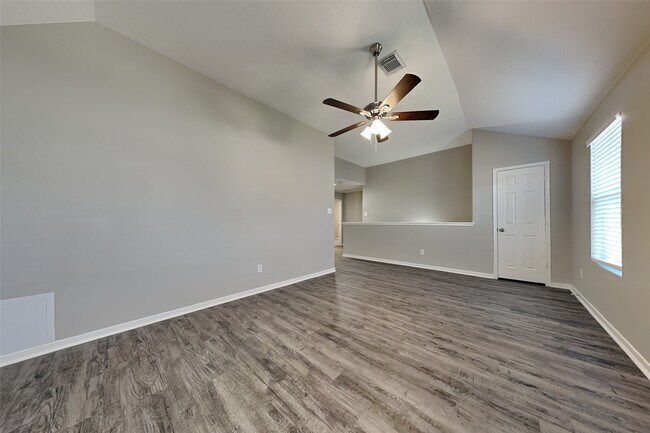 Foto del edificio - 12115 Carriage Oak Cir