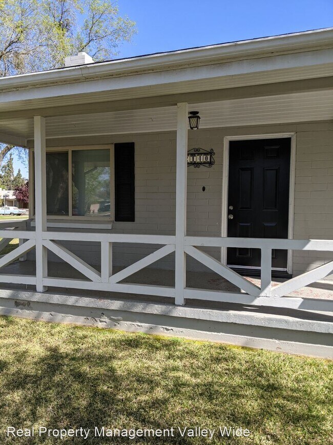 Foto del edificio - 3 br, 2 bath House - 2140 T Street