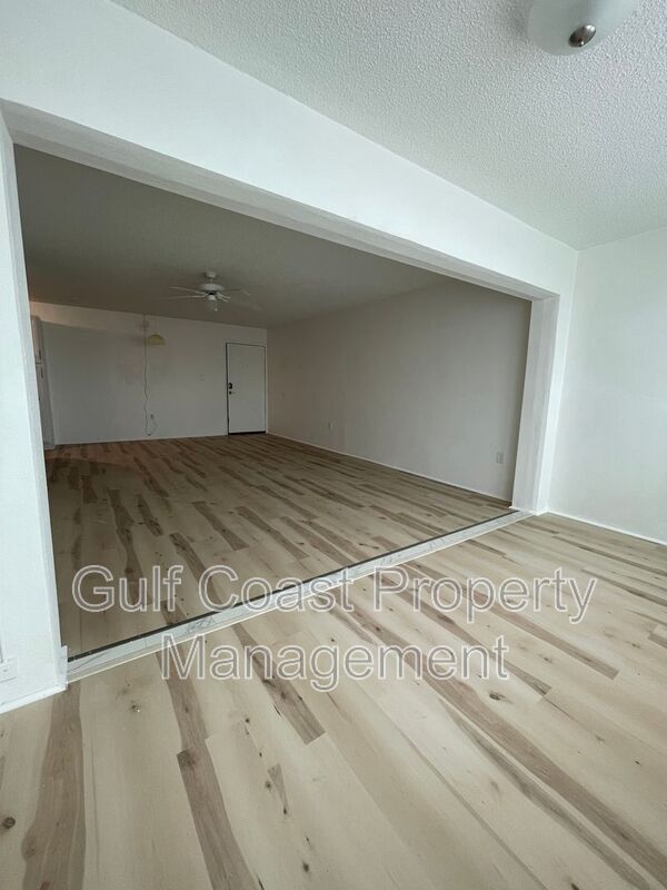 Foto del edificio - 21287 Gertrude Ave