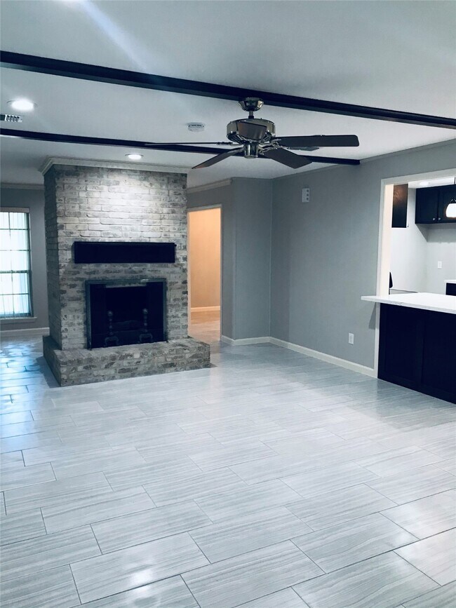 Foto del edificio - 3110 Springhill Dr