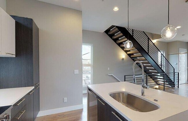 Foto del edificio - New Construction 3 Bedroom Townhomes for Rent