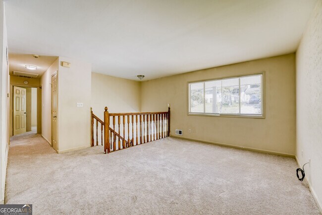 Foto del edificio - 1340 Pineglen Dr
