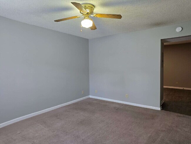 Foto del edificio - 113 Hickory Trace Rd