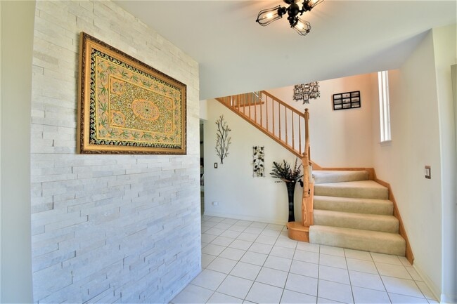 Foto del edificio - 447 Farnsworth Cir