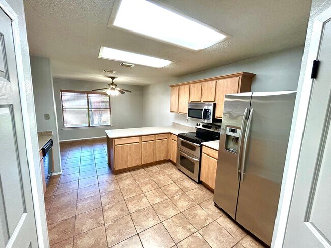 Foto del edificio - *MOVE IN SPECIAL* Energy-Efficient 4BR Home w/ Solar Panels, Loft & Backyard Oasis!