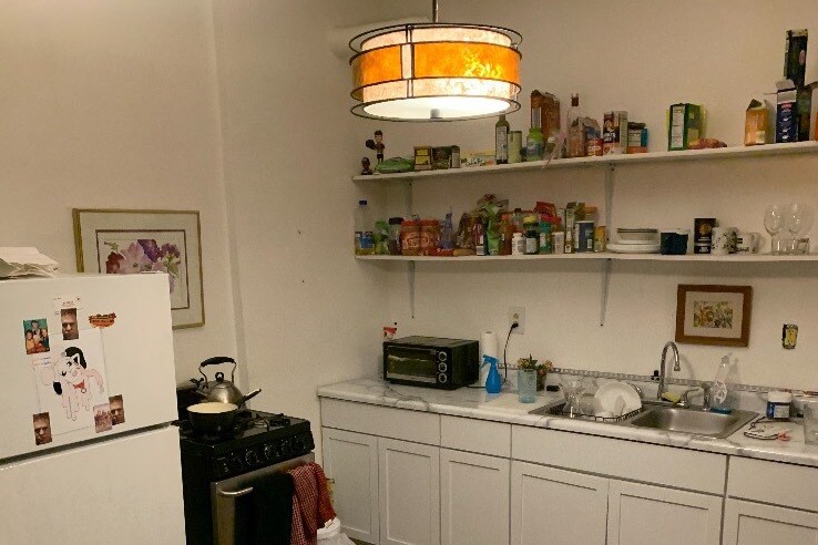 Kitchen - 1425 N Maplewood Ave