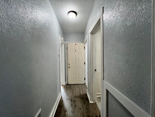 Pasillo - 1413 Margaret St