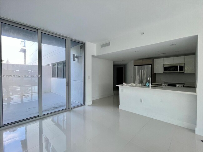 Foto del edificio - 9940 W Bay Harbor Dr
