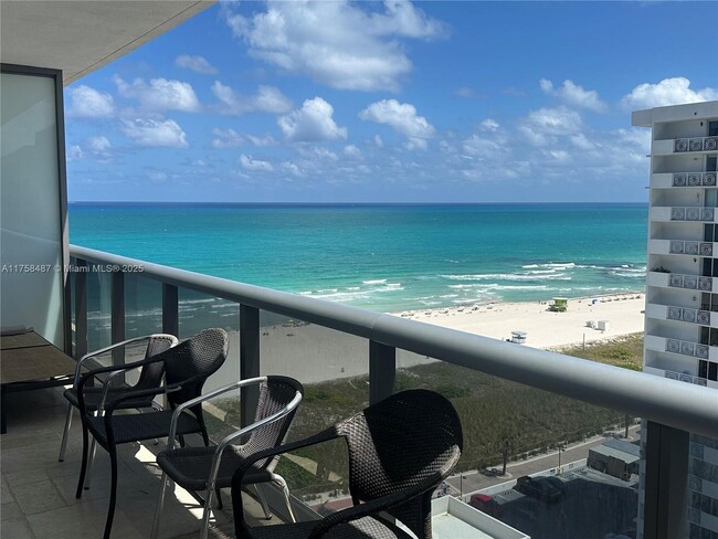 Foto del edificio - 5875 Collins Ave