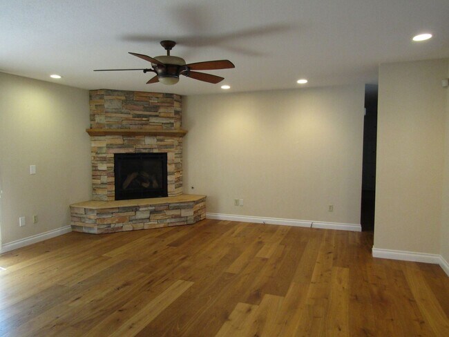 Building Photo - 5 br, 3 bath House - 311 Pablo Lane