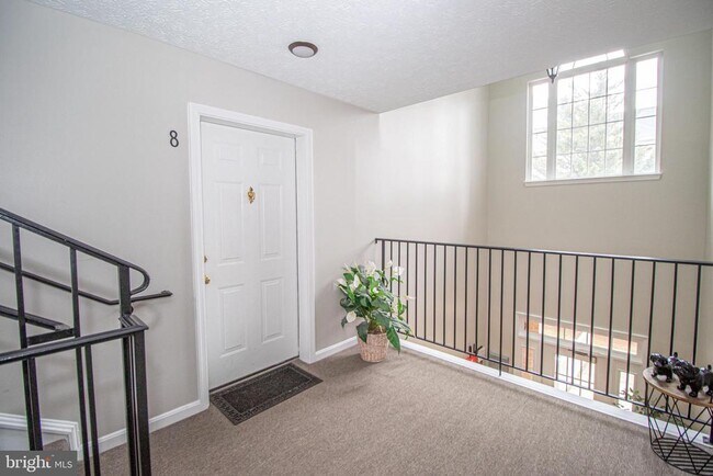 Building Photo - 655 Burtons Cove Way
