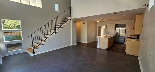 Foto del edificio - 1408 W 51st St