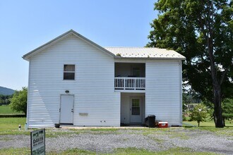 Building Photo - 135 Kunes St