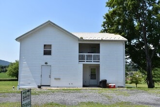 Building Photo - 135 Kunes St