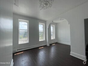 Building Photo - 475 S Pearl St