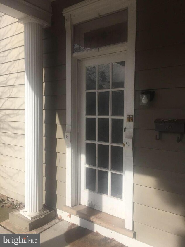 24 N Baltimore Ave, Mount Holly Springs, PA 17065 Room for Rent in