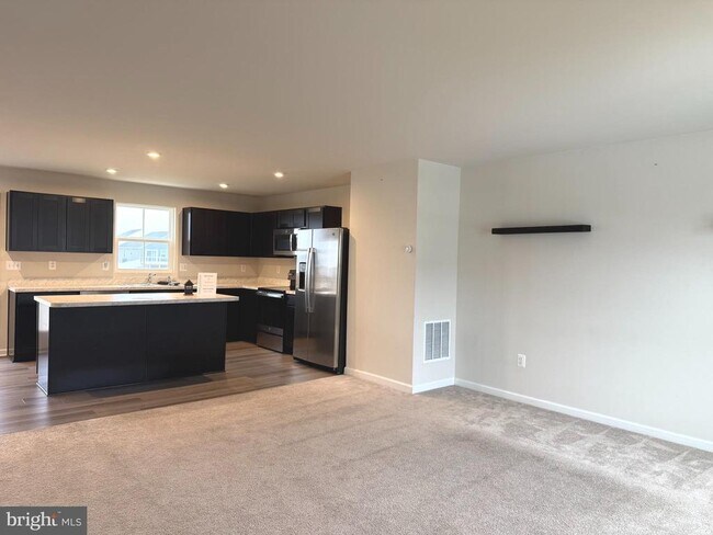 Foto del edificio - 285 Sanctuary Dr