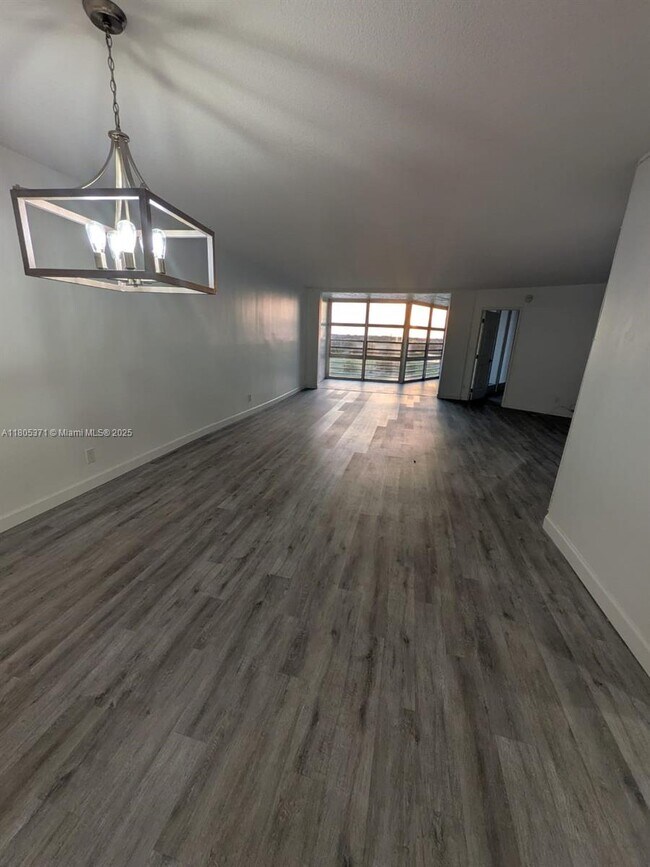 Foto del edificio - 3090 N Course Dr