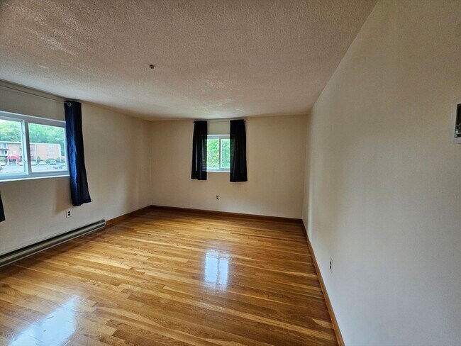 Foto del edificio - 150 Barham Ave