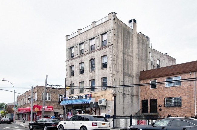 Building Photo - 711 E 183rd St