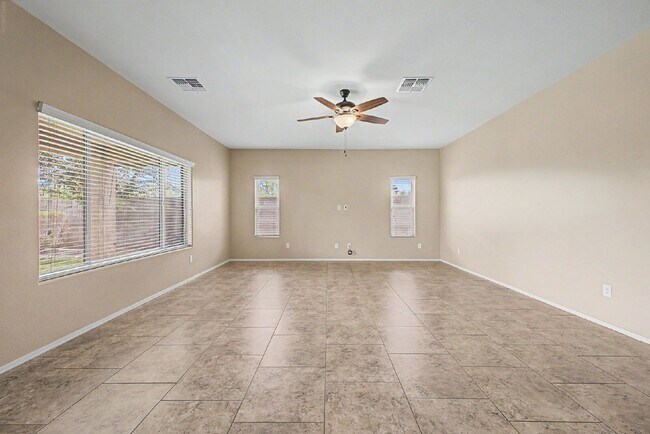 Foto del edificio - 17875 W Westpark Blvd