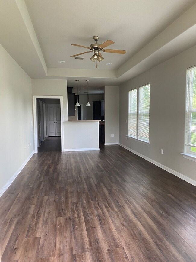 Foto del edificio - Charming 2 BR / 2 BA Beaumont home — updat...