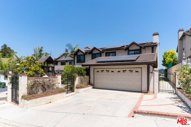 Building Photo - 1824 Apex Ave