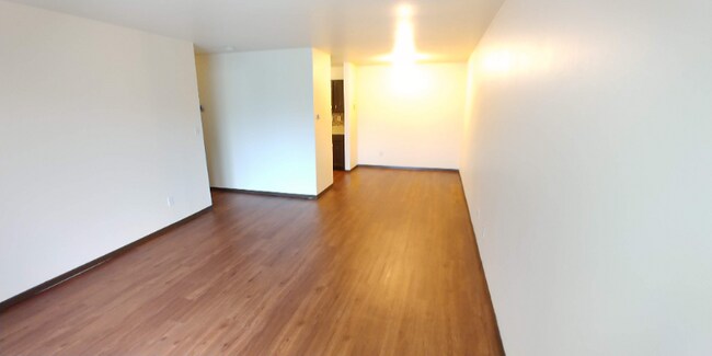 Foto del edificio - 5101 N Lovers Lane Rd