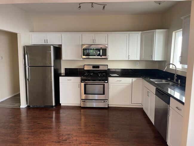 Foto del edificio - 14841 Sylvan St