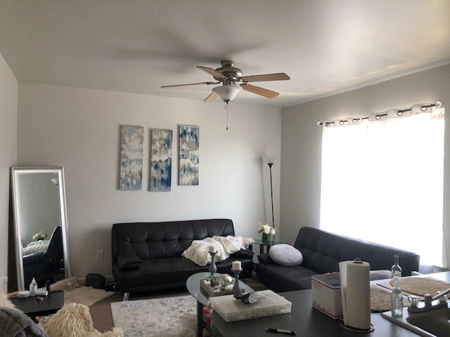 Building Photo - 412 Perrin St