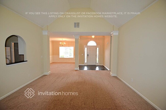 Building Photo - 960 Soaring Dr NE