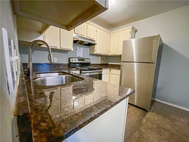 Foto del edificio - 944 N Storer Ave