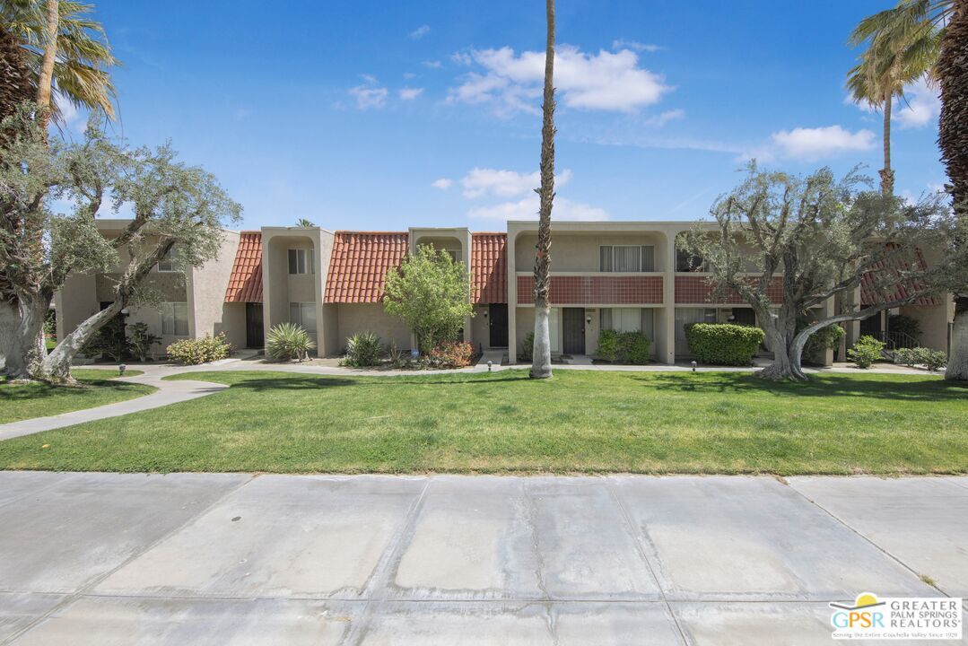 Primary Photo - 2286 N Indian Canyon Dr