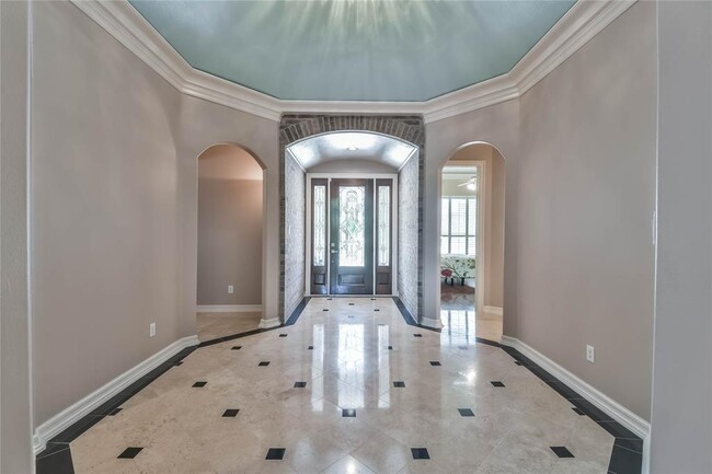 Building Photo - 16630 Coles Crossing Dr