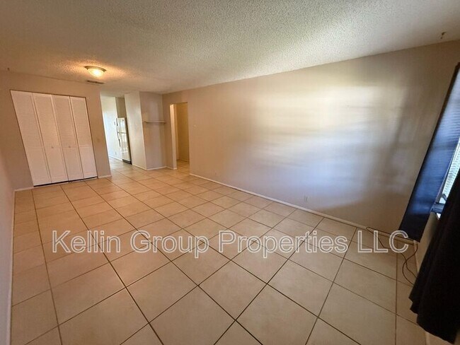 Foto del edificio - 5651 Struthers Ct