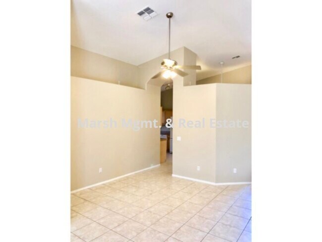 Building Photo - Great 3 bedroom home in Chandler in gated ...